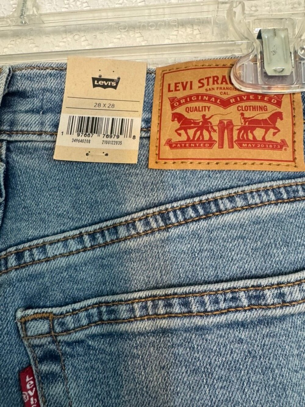NWT Levis Wedgie Straight Leg Blue Jeans -High Rise, Button Fly, Size 28" x 28" - Picture 6 of 7